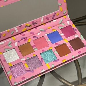 VIOLET VOSS Eye DONUT Care Fun Sized Eyeshadow Palette